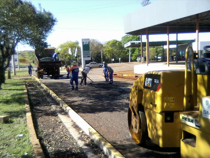 Equipes realizam melhorias em diversos pontos do município